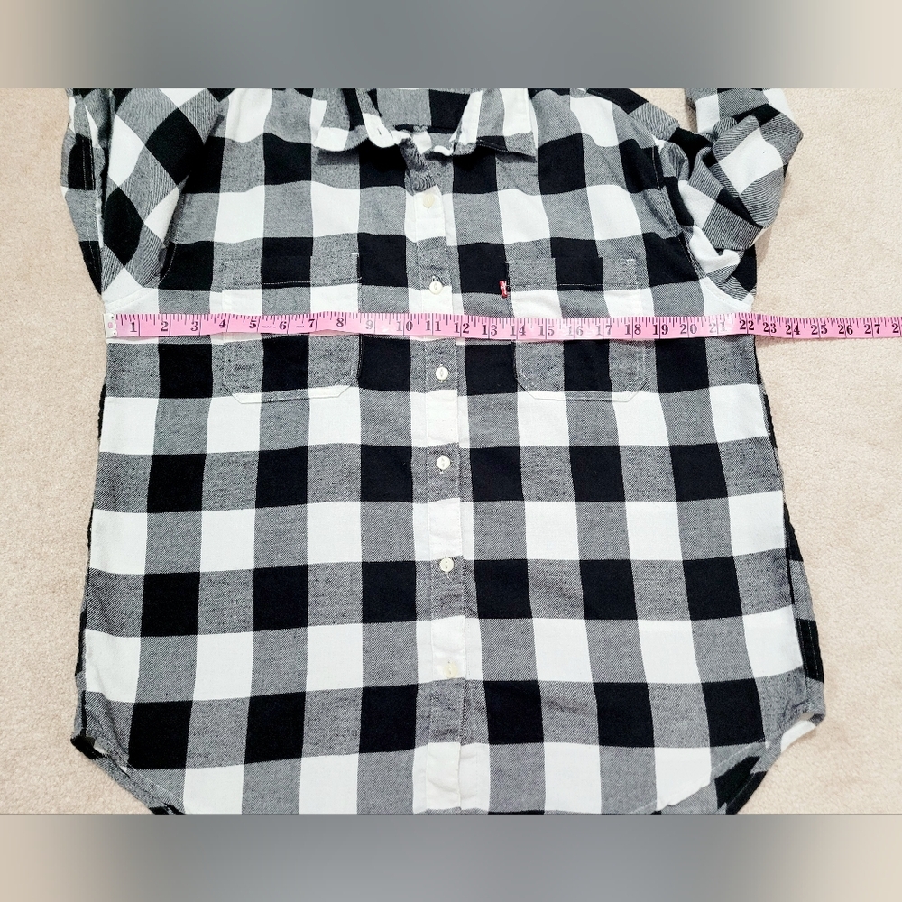 Levi’s Plaid Button Down Shirt Women Medium Black White Flannel Casual Cotton - Picture 9 of 12